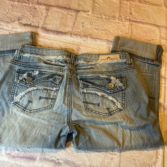 Vintage light Blue Washed Almost Famous Distressed Capri Size 26 - Picture 12 of 12